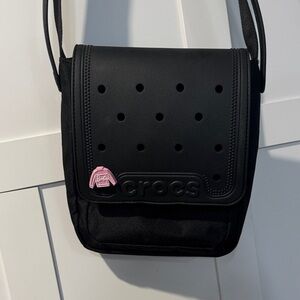 CROCS Black Crossbody Messenger Bag with Pink Jibbitz Charm